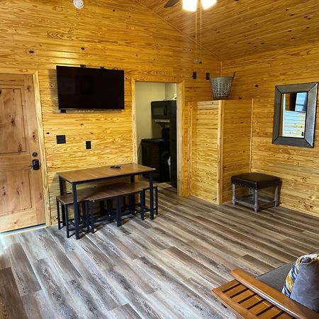 Готель Kick Back Ranch Ramer Екстер'єр фото