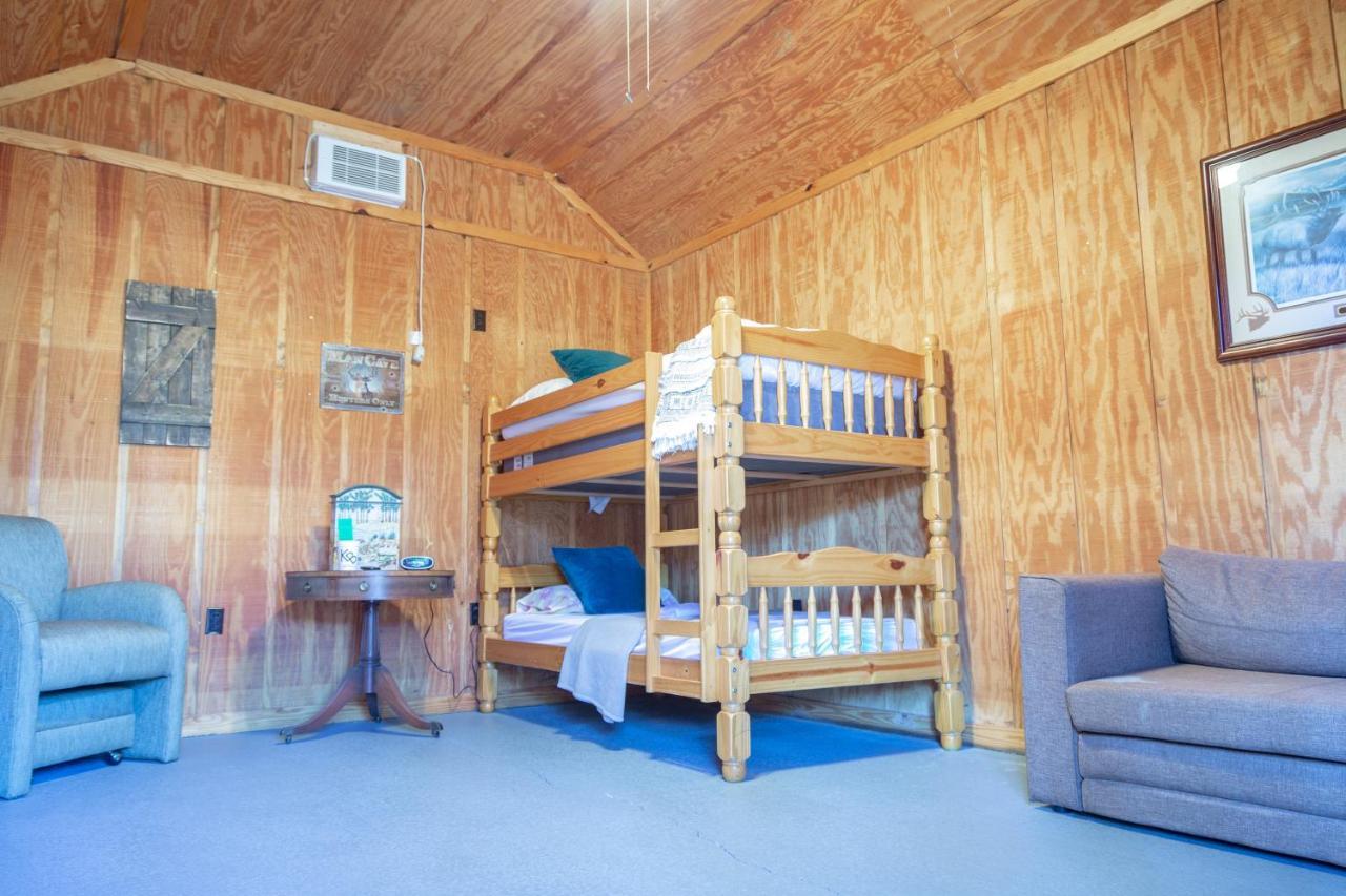 Готель Kick Back Ranch Ramer Екстер'єр фото